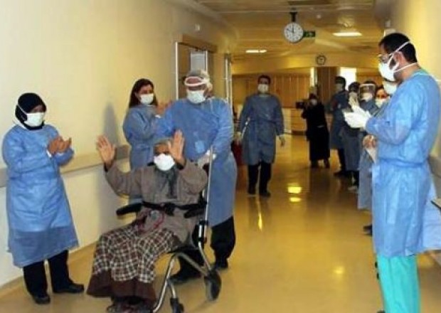 Türkiyədə 113 yaşlı qadın koronavirusa qalib gəldi